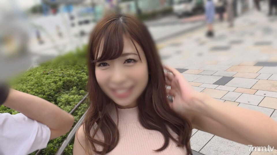 FC2-PPV-2423744 สาวเซ็กซี่เย็ดกลางวัน