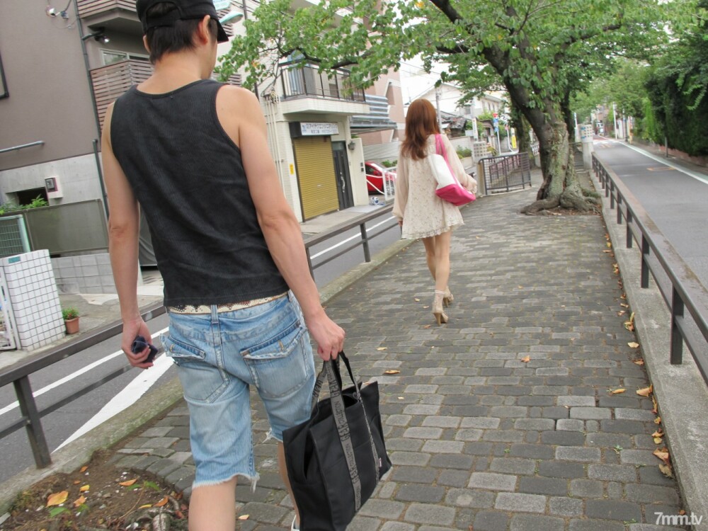 FC2-PPV-2483695 สาวแว่นเนิร์ดเย็ดกับติวเตอร์