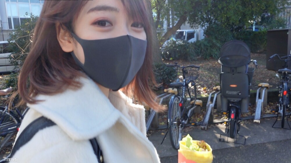 FC2-PPV-2564689 สาวน่ารักรูเล็กแน่น