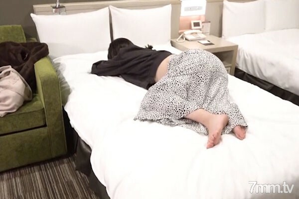 FC2-PPV-2721362 นักศึกษาสาวโดนรุ่นพี่เย็ด