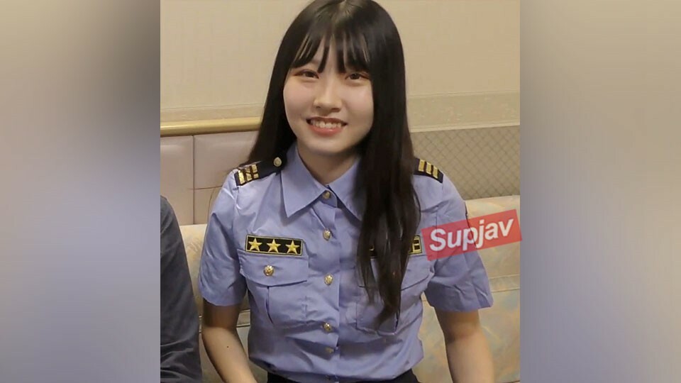 FC2-PPV-2825781 สาวน่ารักโชว์หีเนียนฉ่ำน้ำแตกคาปาก