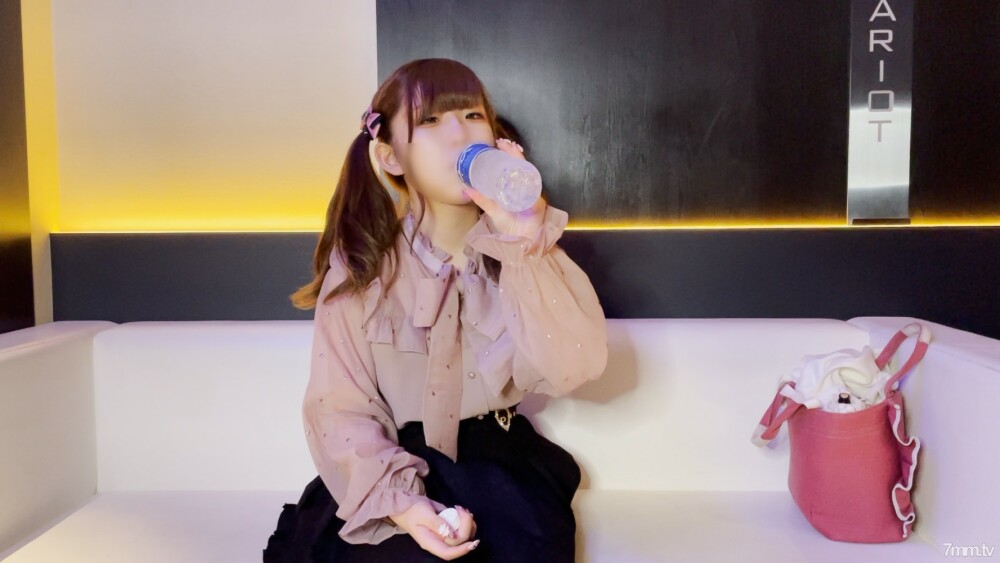 FC2-PPV-2855857 สาวร่านโชว์ตูดเด้ง