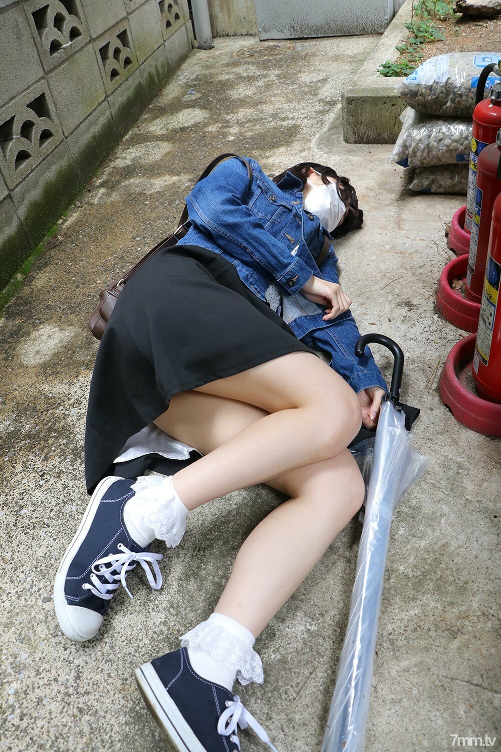 FC2-PPV-2888890 สาวผมดำเย็ดมันส์