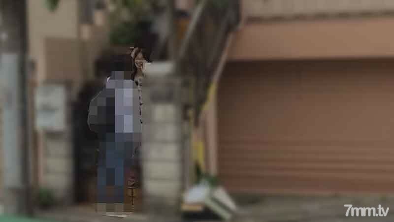 FC2-PPV-3010858 สาวน้อยตูดกลมโดนเย็ดแรง