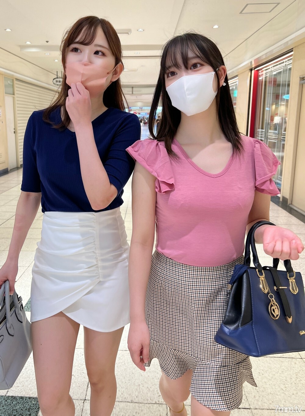 [FC2-PPV-3106004] หีเนียนโดนเย็ดสดแตกคาปาก