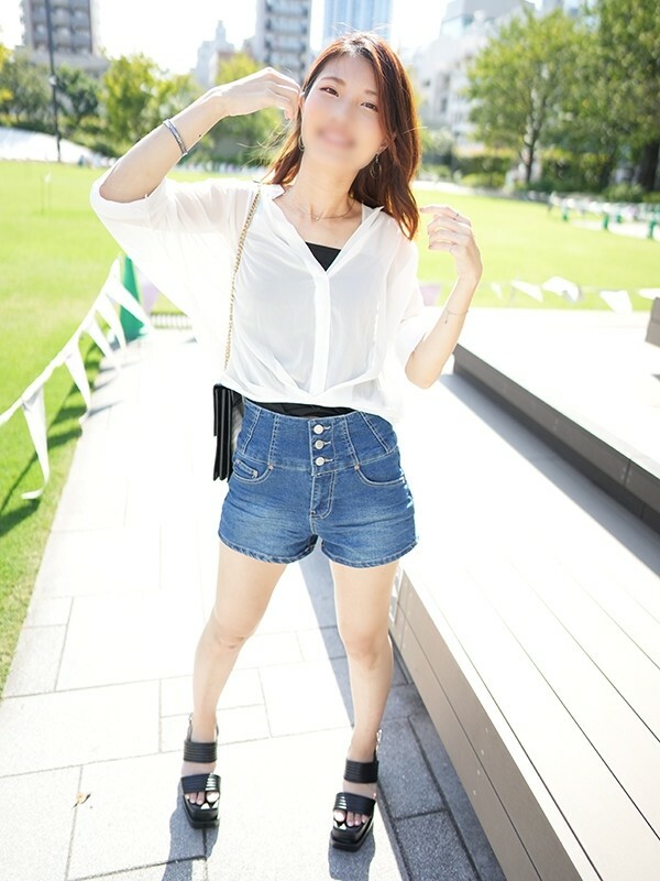 [FC2-PPV-3169702] สาวน้อยหน้าตี๋ โดนเย็ดนอนคว่ำตูดหงาย