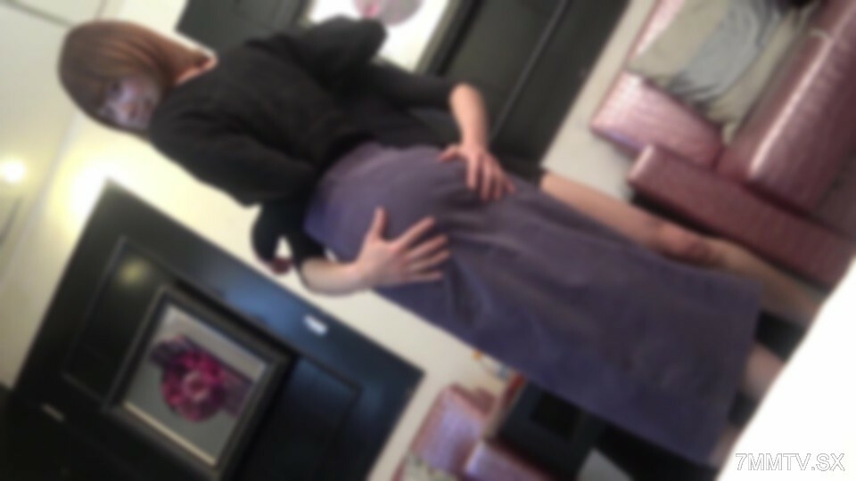 FC2-PPV-3198352 สาวนมเด้งรุมเย็ดซ้ำ