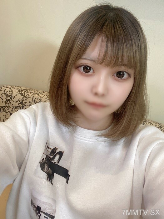 FC2-PPV-3230527 สาวน่ารักโดนรุมเย็ดมันส์