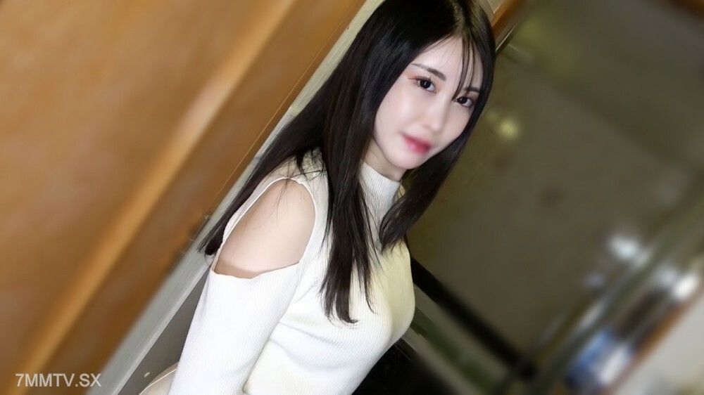 FC2-PPV-3244882 สาวผมยาวแยกขาโชว์หีเด็ด