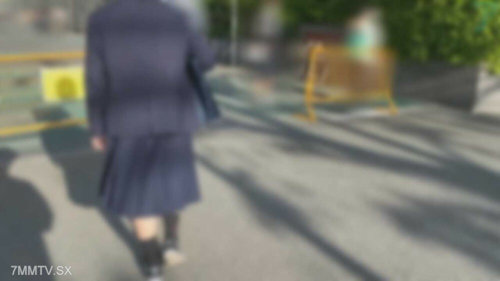 FC2-PPV-3338623 หีเนียนสาวน้อยฟิต