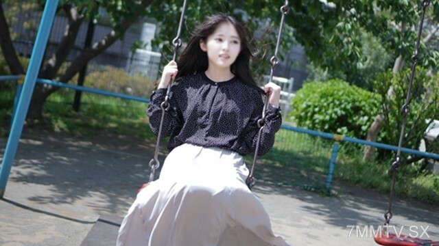 FC2-PPV-3353119 นักเรียนหุ่นบางเย็ดคาชุด