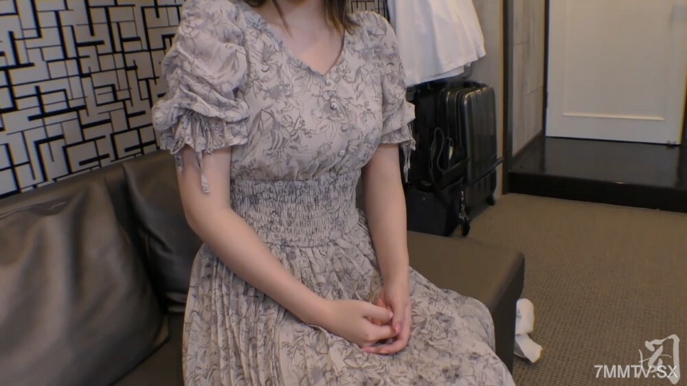 FC2-PPV-3438000 สาวผมดำหุ่นเซ็กซี่เย็ดคาโซฟา