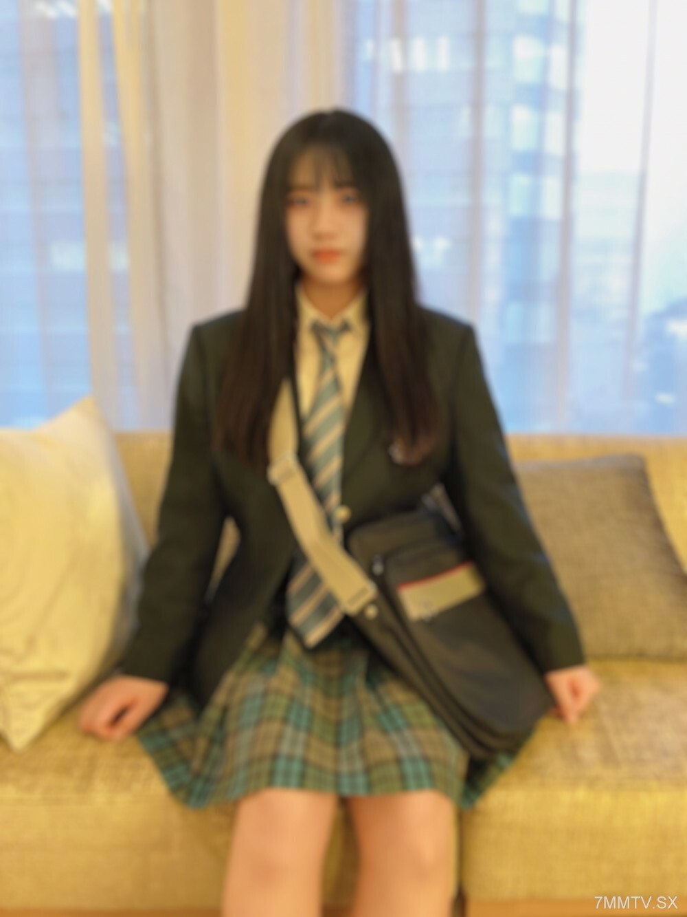 FC2-PPV-3556777 สาวเมาโดนเย็ดไม่รู้เรื่อง