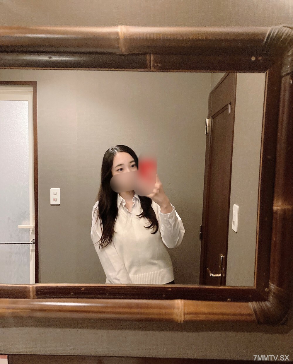 FC2-PPV-3573441 ผิวขาวหีตี๋ช่วยตัวเองเด็ด