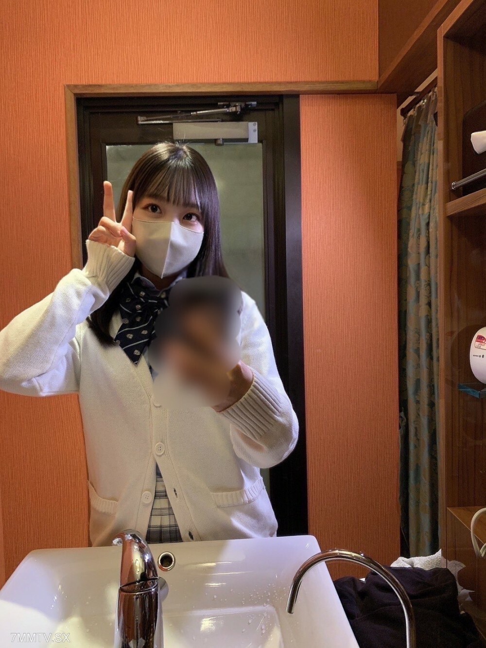 FC2-PPV-3609292 สาวผมยาวตาโตเย็ดเก่ง