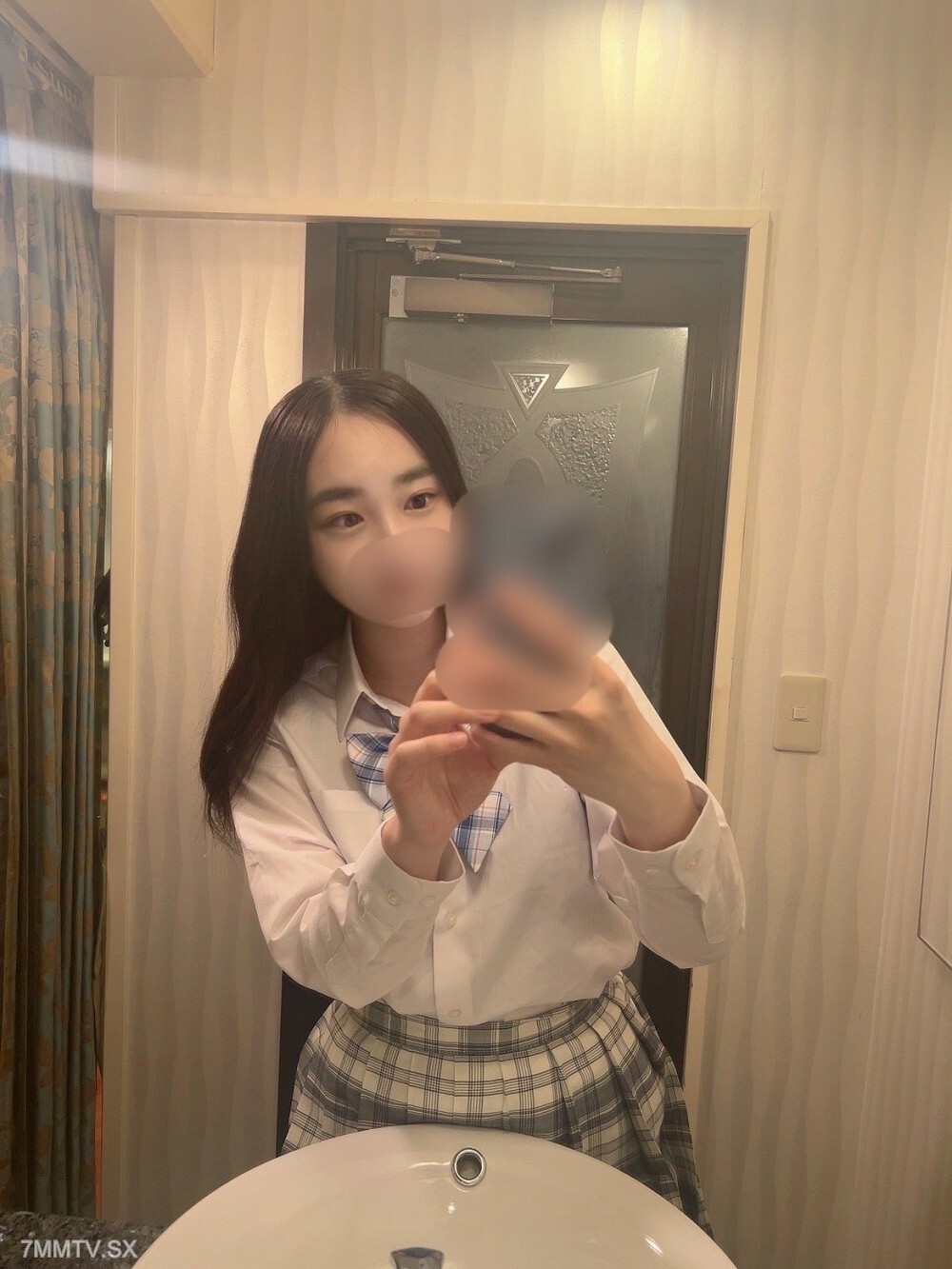 FC2-PPV-3612313 หุ่นเซ็กซี่เย็ดแรง