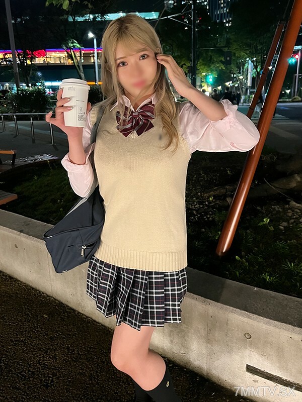 FC2-PPV-3882681 แม่บ้านสาวใหญ่หีโหนกเย็ดหนุ่ม