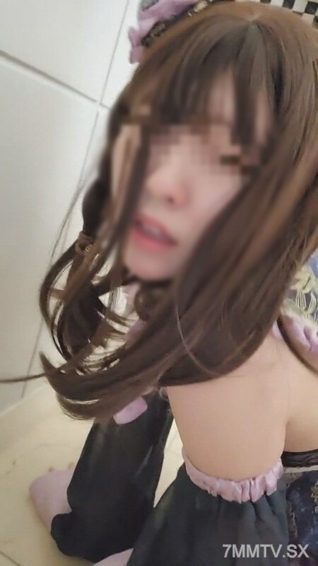 FC2-PPV-3977699 สาวน้อยโดนแตกคาปาก