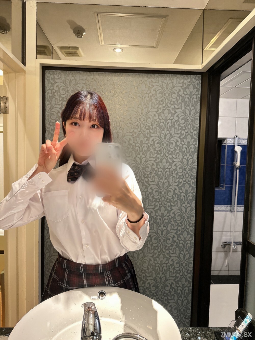 FC2-PPV-4051574 สาวตัวเล็ก รูตูดโดนเย็ด