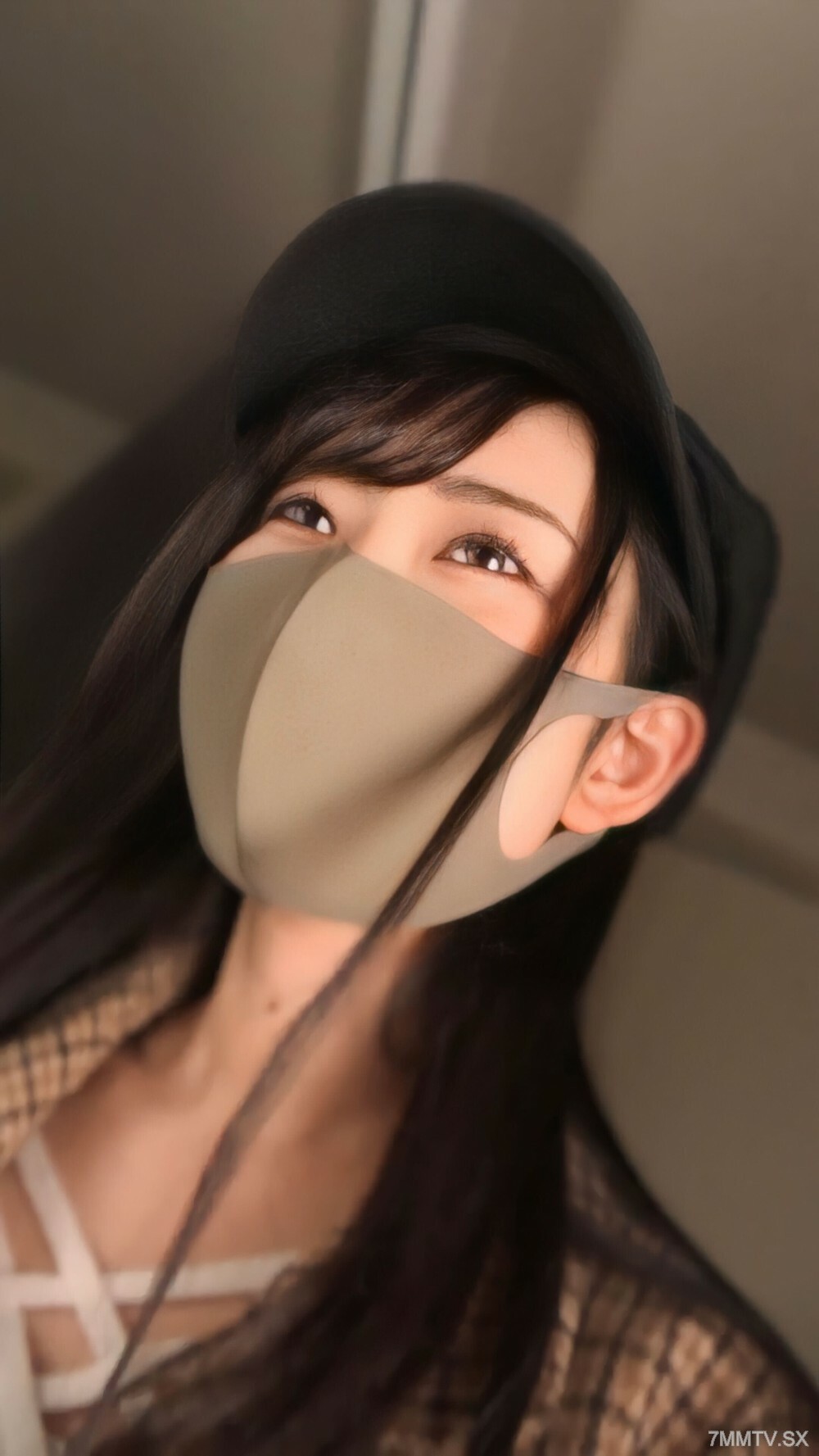 FC2-PPV-4072323 สาวน้อยตูดโตโดนเย็ดแรง