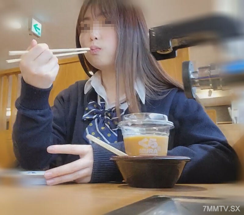 FC2-PPV-4098854 สาวผมดำร่านหีโหนก