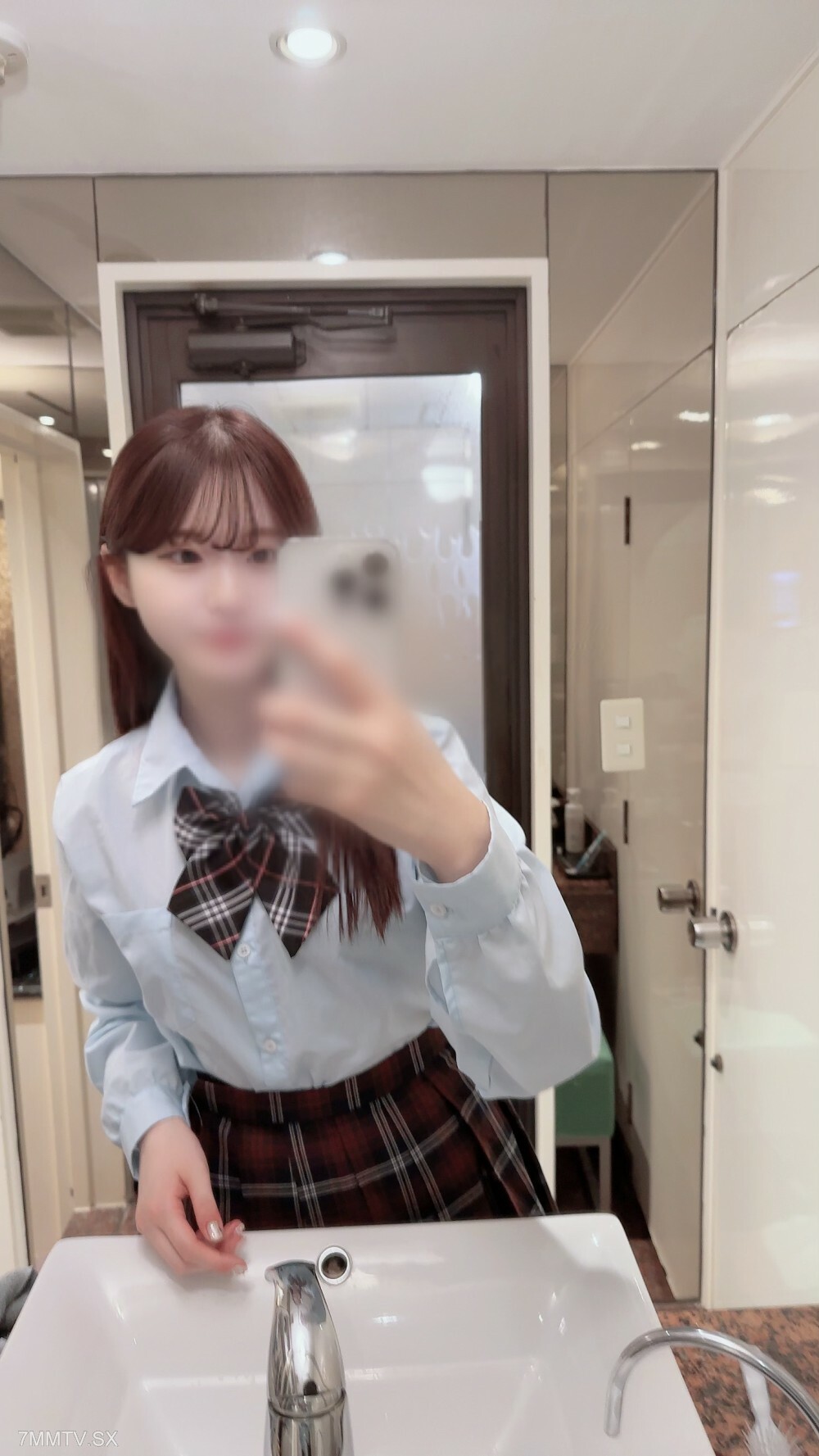 FC2-PPV-4112081 สาวผมสั้นหีโหนกเย็ดดุ