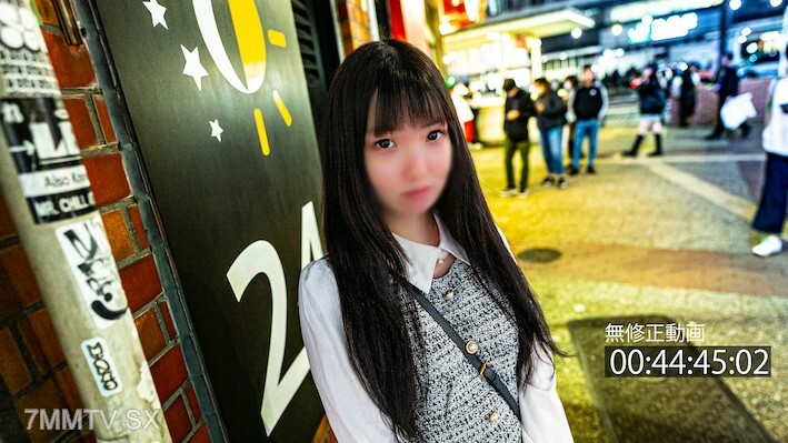 FC2-PPV-4245522 สาวน่ารักโชว์หีเนียนตูดสวย