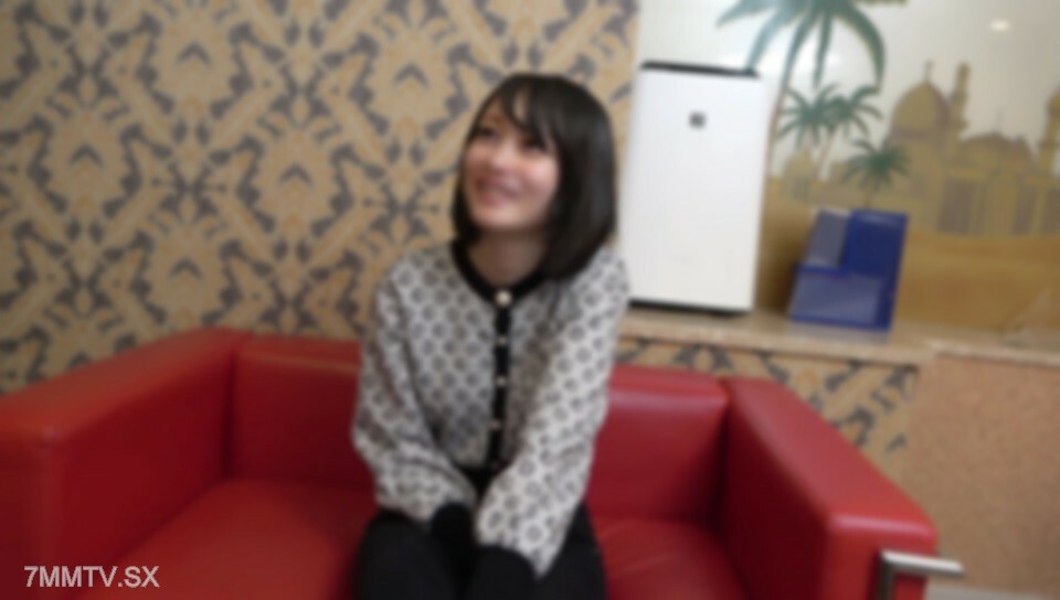 FC2-PPV-4335174 สาวน้อยใส่ชุดนักเรียนโดนรุม