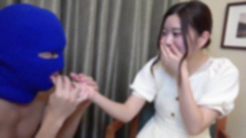 FC2-PPV-4352000 สาวเซ็กซี่โดนรุม raw