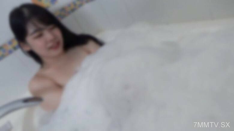 FC2-PPV-4502150 สาวน่ารักเล่นรูคู่