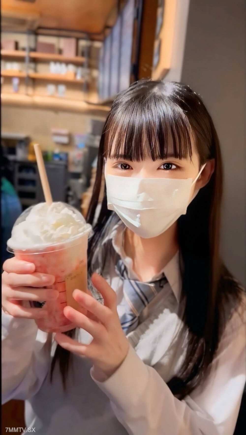 FC2-PPV-4545625 สาวน้อยตูดโตเย็ดมันส์