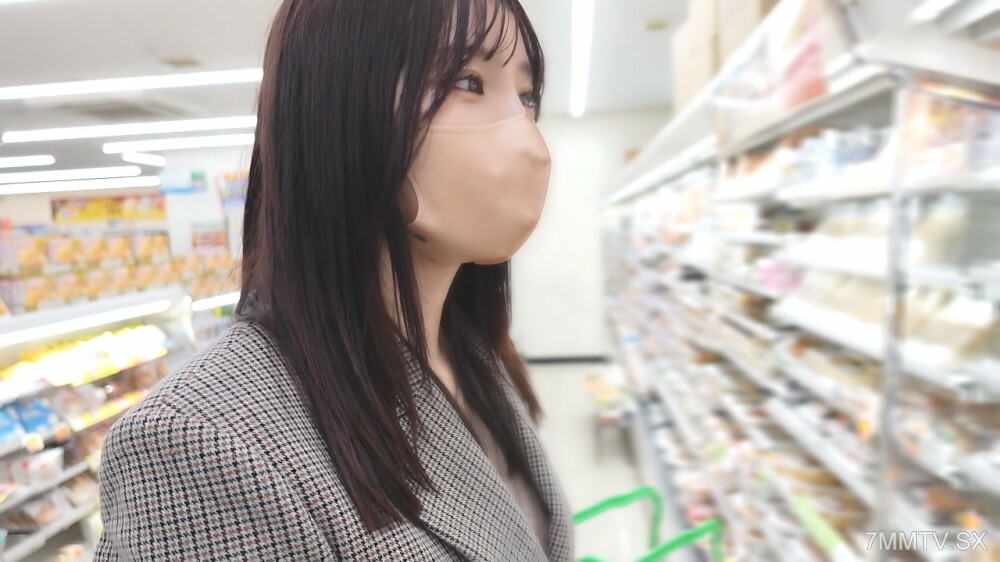 FC2-PPV-4545817 สาวรุ่นพี่ช่วยตัวเอง