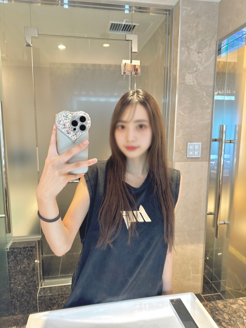 FC2-PPV-4546071 สาวร่านชอบโดนรุมเย็ด