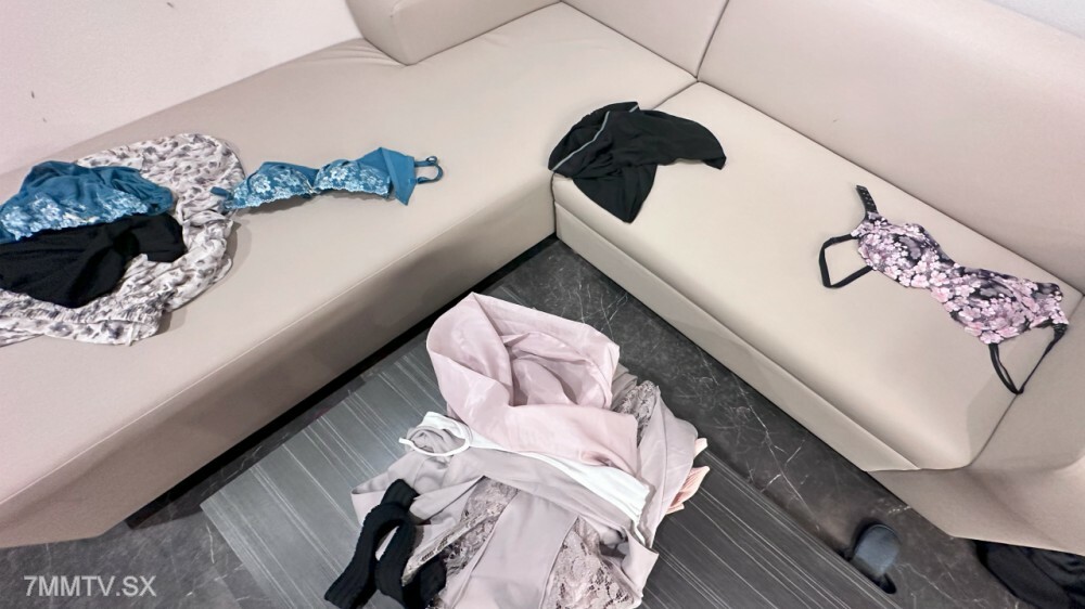 FC2-PPV-4546825 สาวเล็กหีตีบโดนเย็ด