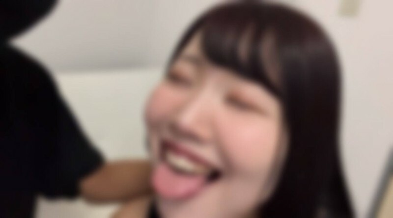 FC2-PPV-4566349 นักศึกษาสาวโดนรุม