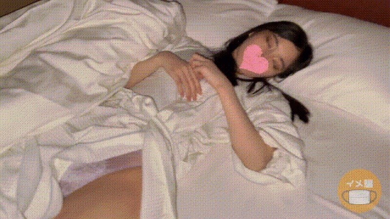 FC2-PPV-4637710 สาวน่ารักรูดนมใหญ่ให้