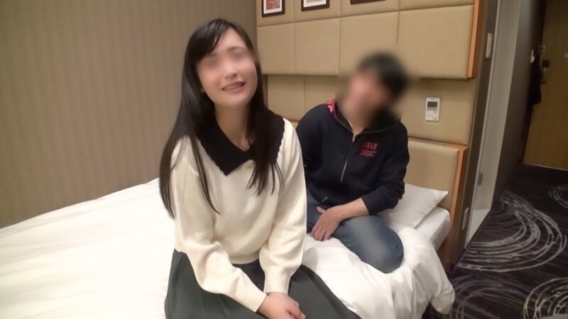 FC2-PPV-4640380 สาวเล็กโดนเย็ดดุน้ำแตกคาปาก