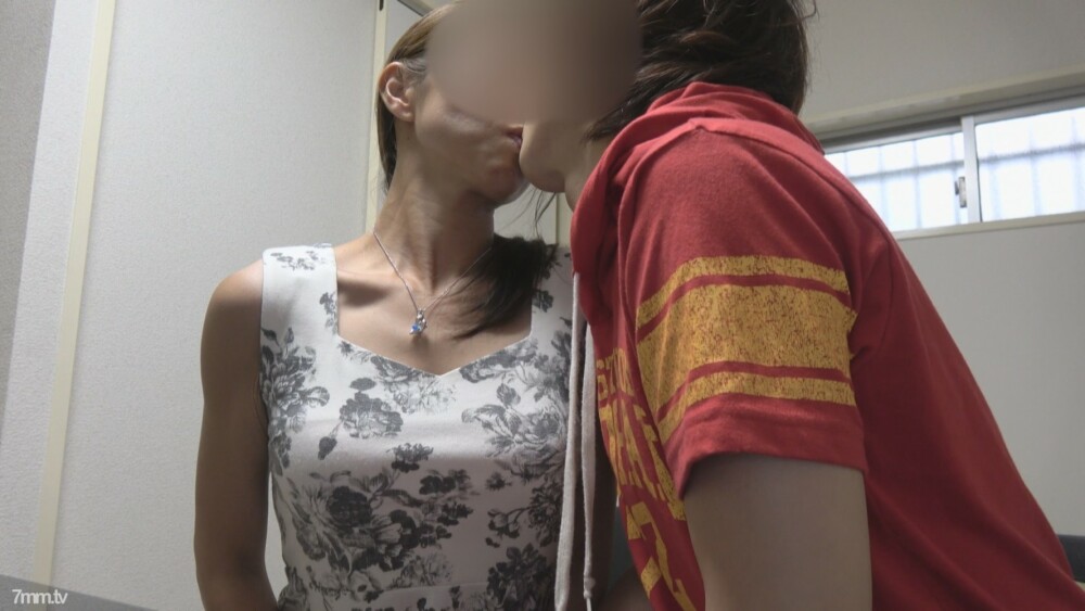 FC2-PPV-702900 สาวนมโตโดนเย็ดแบบ BDSM