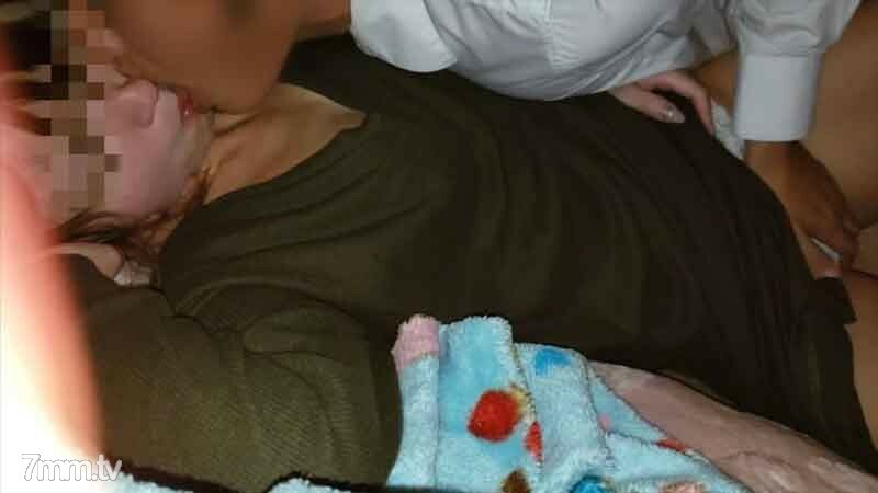 FC2-PPV-993942 นักศึกษาสาวเย็ดสดมันส์